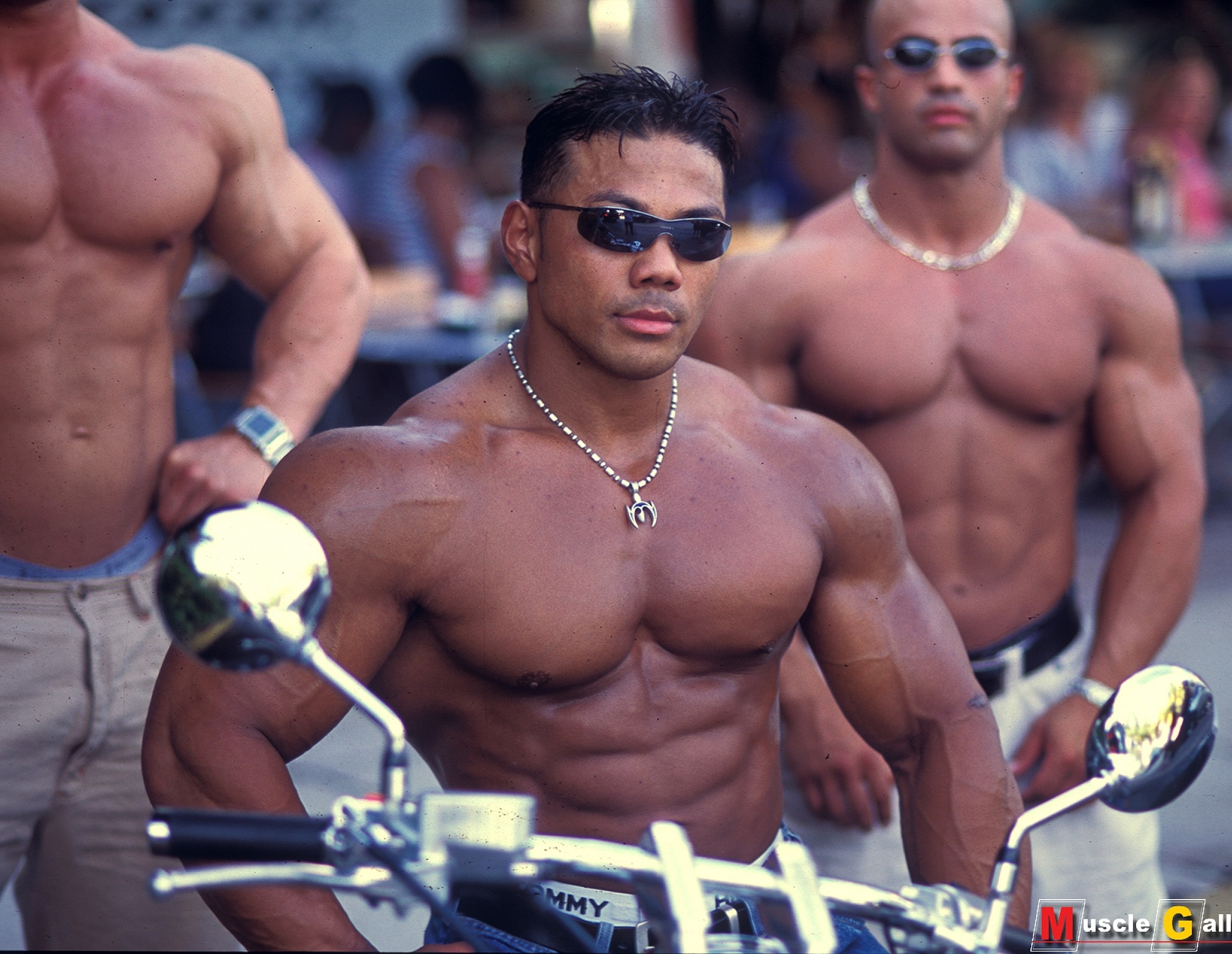 Asia Bodybuilder Asian Bodybuilder - Male Bodybuilders and Muscle Videos at ...